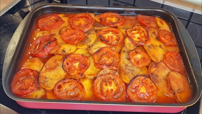 بطاطا مع بصل و بندورة